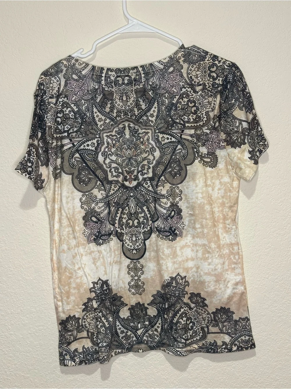 y2k Lisa International Beige and Black Short-Sleeve V-Neck Top rhinestones